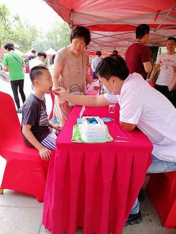 天津河西区举办“庆六一”关爱儿童健康咨询服务活动